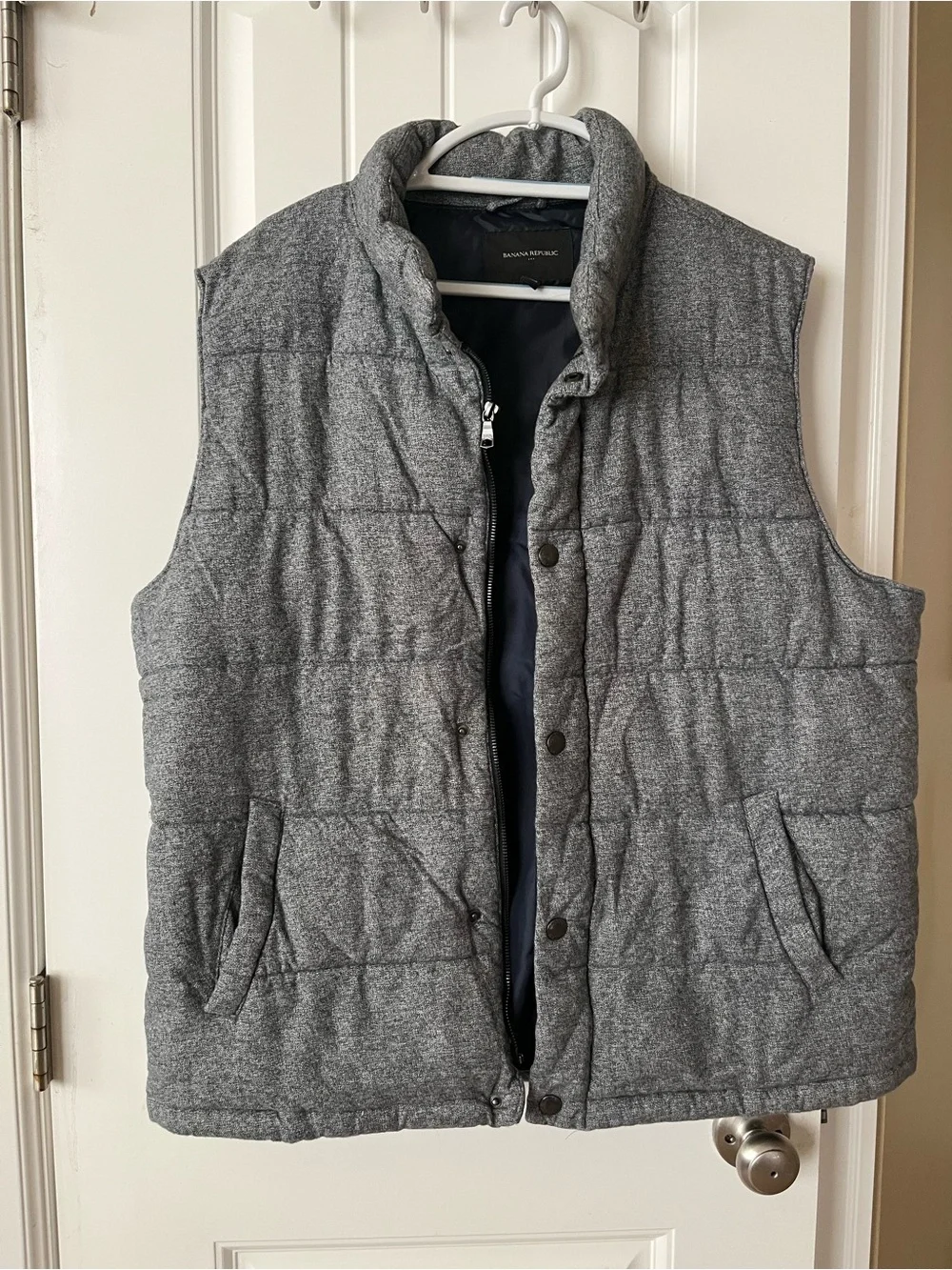 Banana Republic Men’s Quilted Heather Gray Puffer Vest